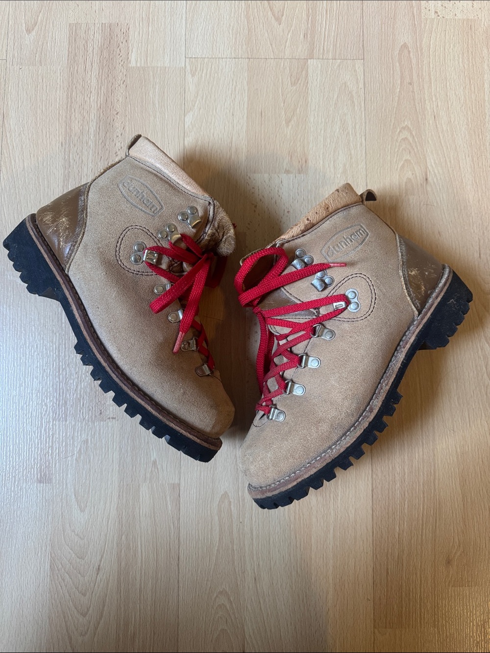 Dunham Vintage 80’s Hiking Boots size 9